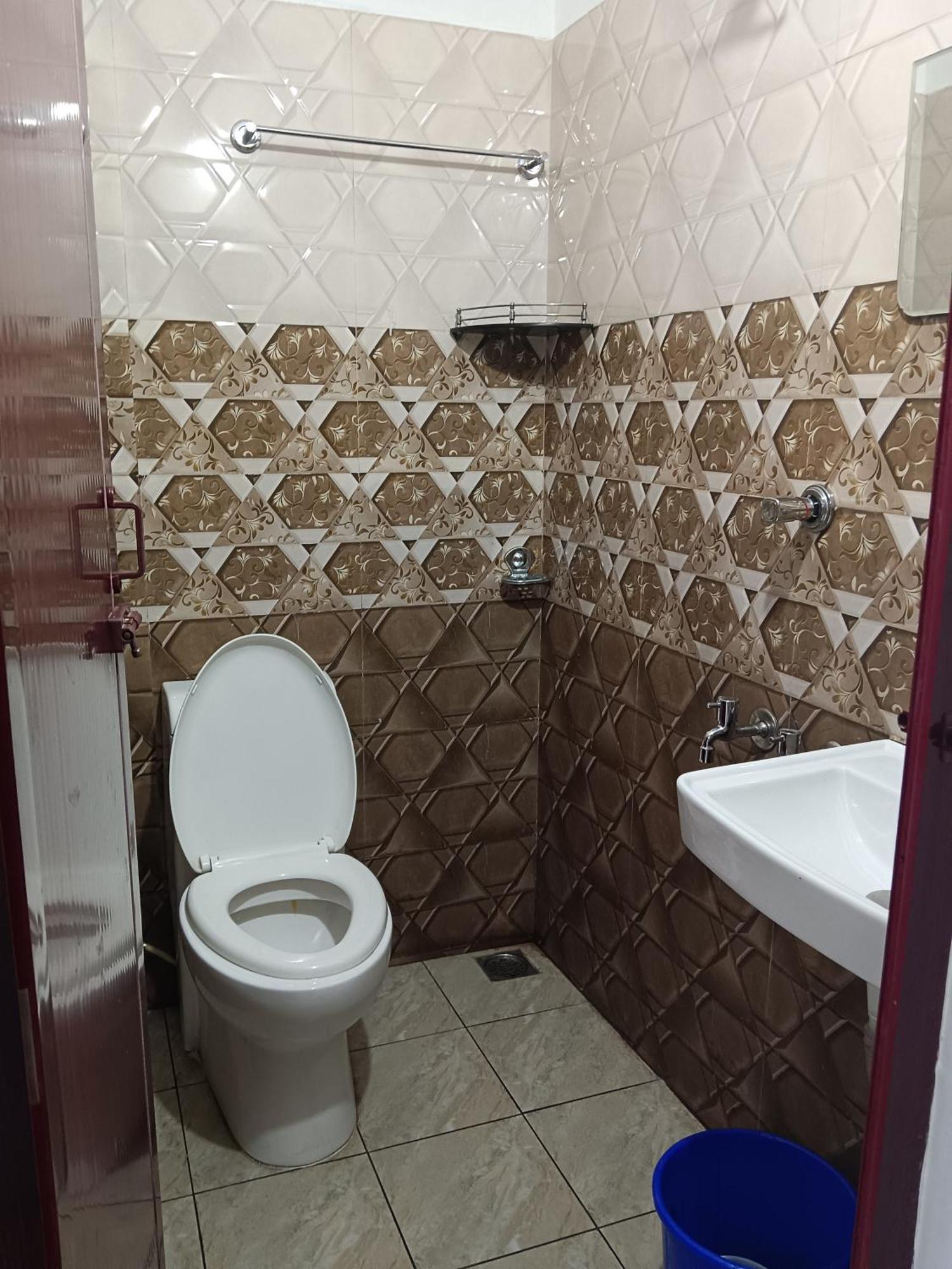 Hill View Acsingle Double Executive In Trivandrum * Thiruvananthapuram